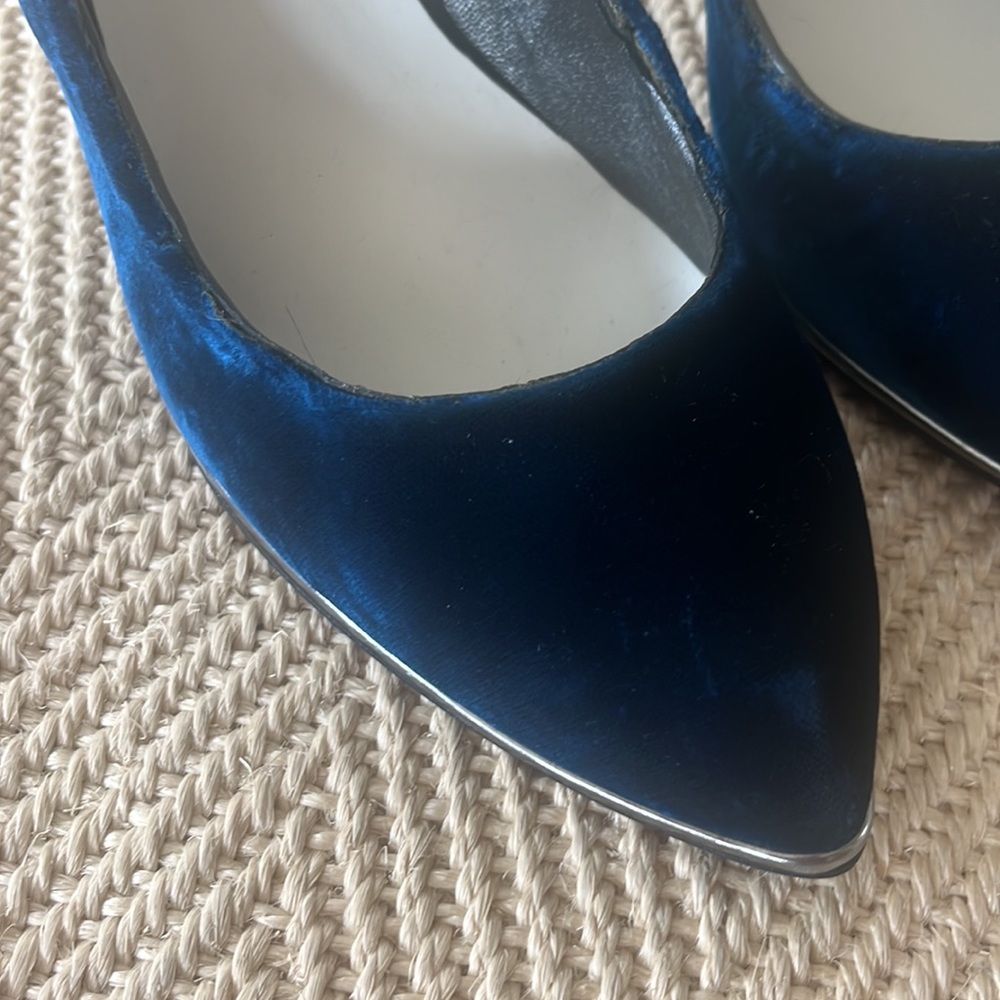 Stella McCartney sz 40 navy velvet pointy pumps